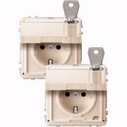 SCHUKO-Steckdose ws Klappd.Schriftfeld MEG2318-7244 